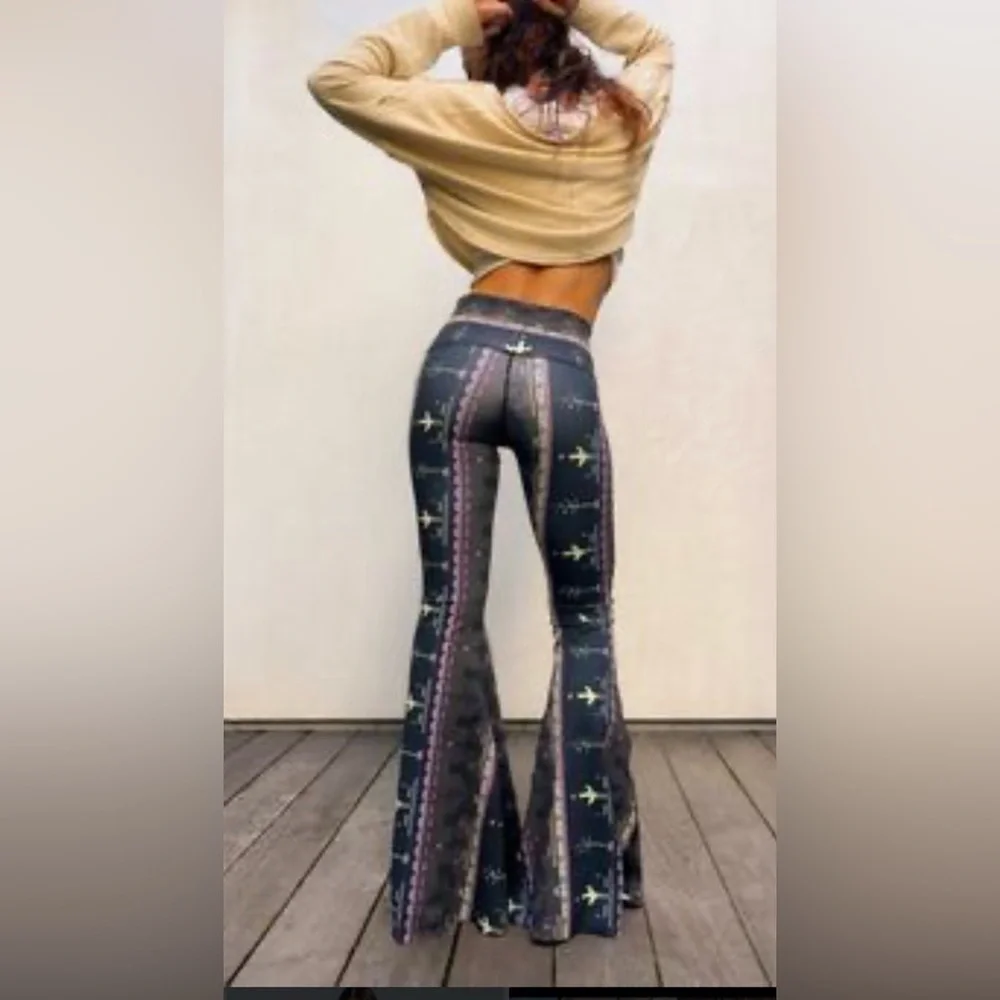 Teeki Wild and Free Western  Graphic Print Flare Bell Bottom Yoga Pants - Picture 3 of 8